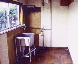 リフォーム作業前の台所の画像